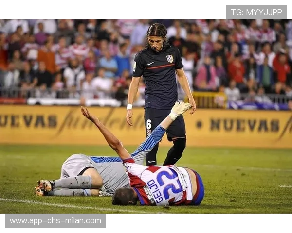 佩尼亚侧扑挡出对方单刀球